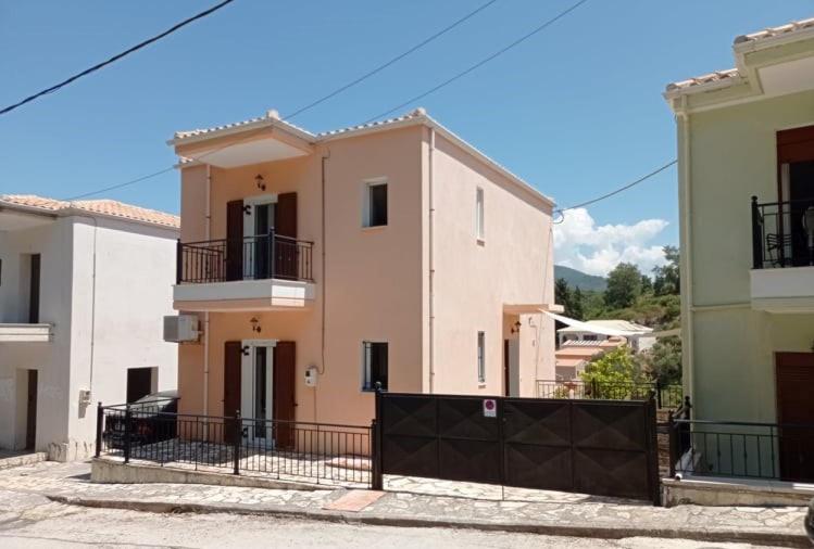 Hermes Holiday Home In The Port Of Sivota Buitenkant foto